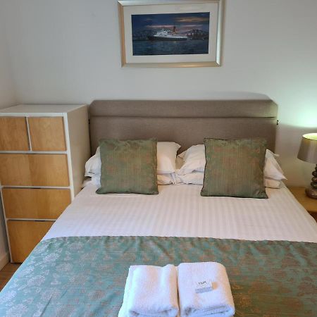 Apartamento The Park - Holyrood Road With Free Parking Edimburgo Exterior foto