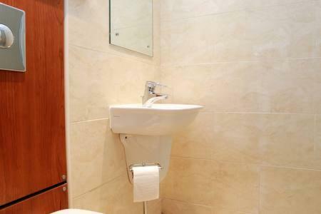 Apartamento The Park - Holyrood Road With Free Parking Edimburgo Exterior foto