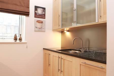 Apartamento The Park - Holyrood Road With Free Parking Edimburgo Exterior foto